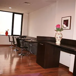 Otel Hemingway, Bükreş