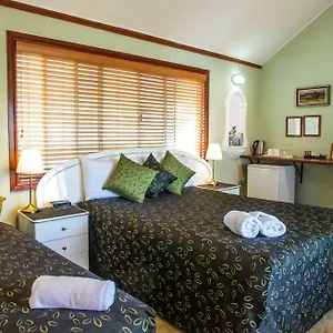ainslie-manor-bed-and-breakfast.queenslandhotels.net/