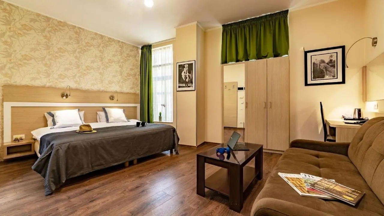 Hotel Trianon Bükreş