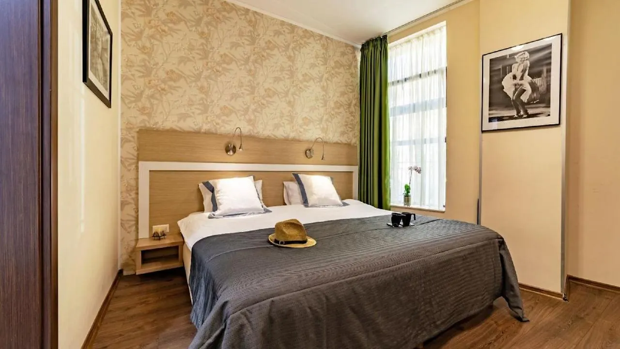 Hotel Trianon Bükreş Romanya