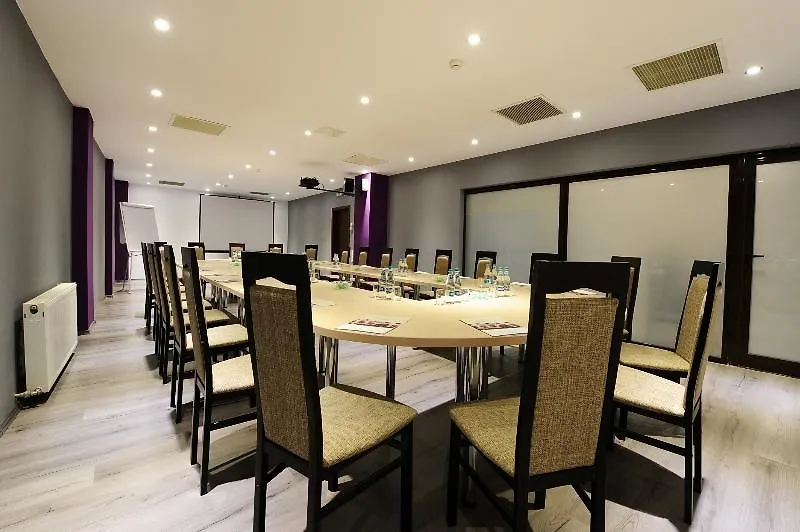 Hotel Trianon Bükreş 3*,  Romanya