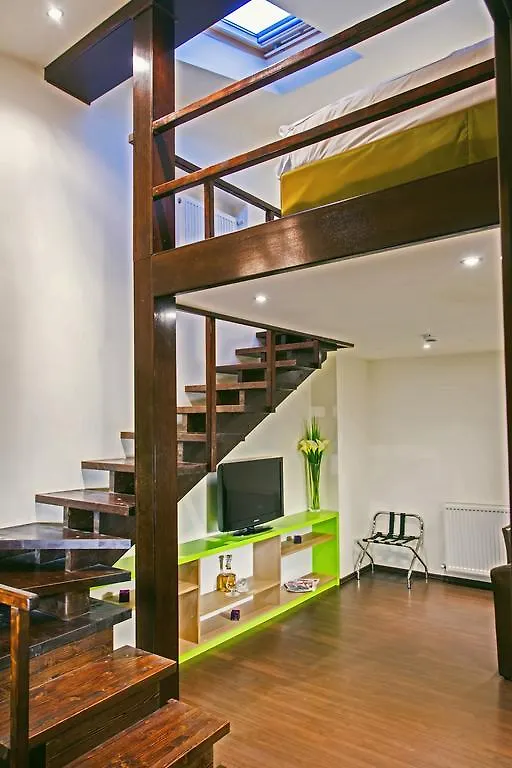 Hotel Trianon Bükreş 3*,