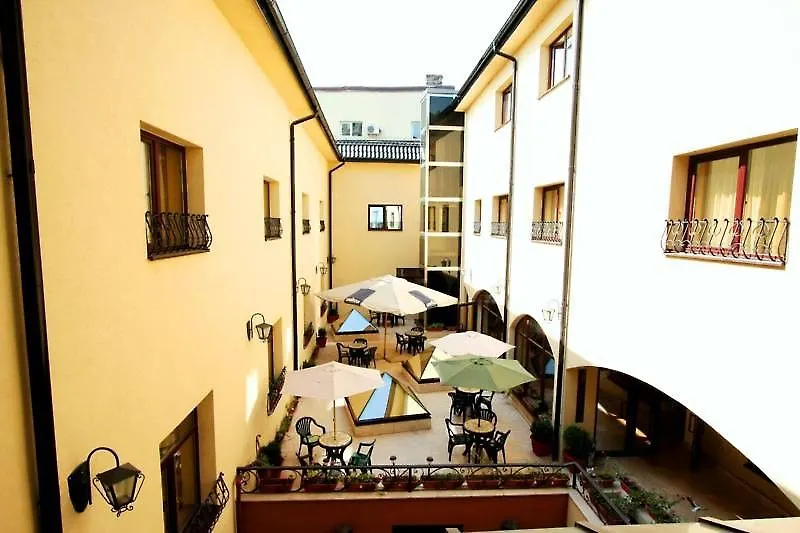 Hotel Trianon Bükreş 3*,  Romanya